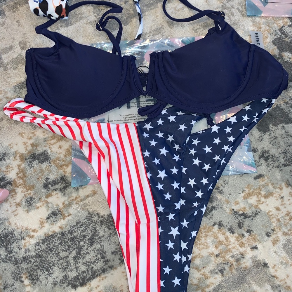 Swimsuit sets bundle - Picture 3 of 4